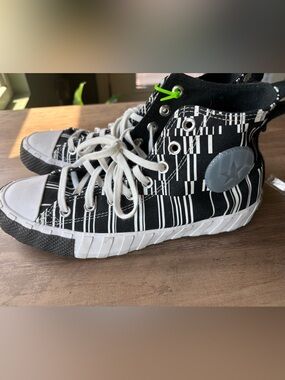 Men’s 7.5 converse